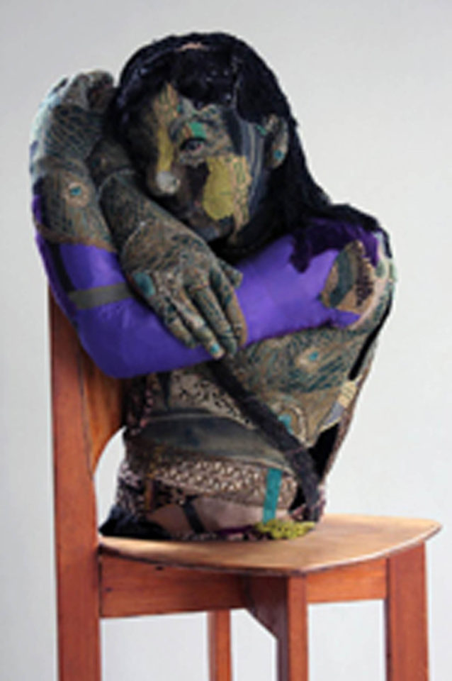 Barbara Polderman Tors op stoel 80 x 50 x 45 cm textiel, hout